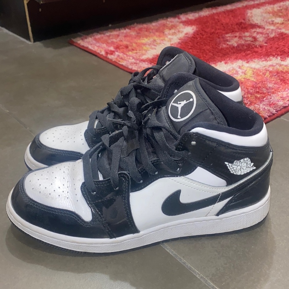 Nike Air Jordan 1 mid